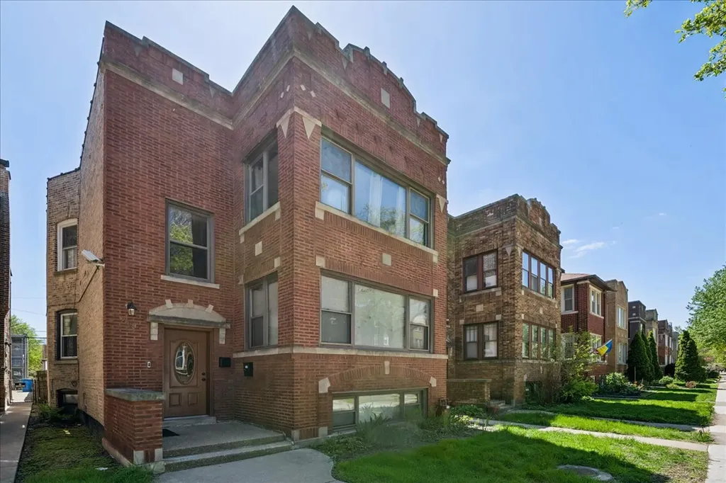 2629 West Winnemac Avenue Chicago IL 60625