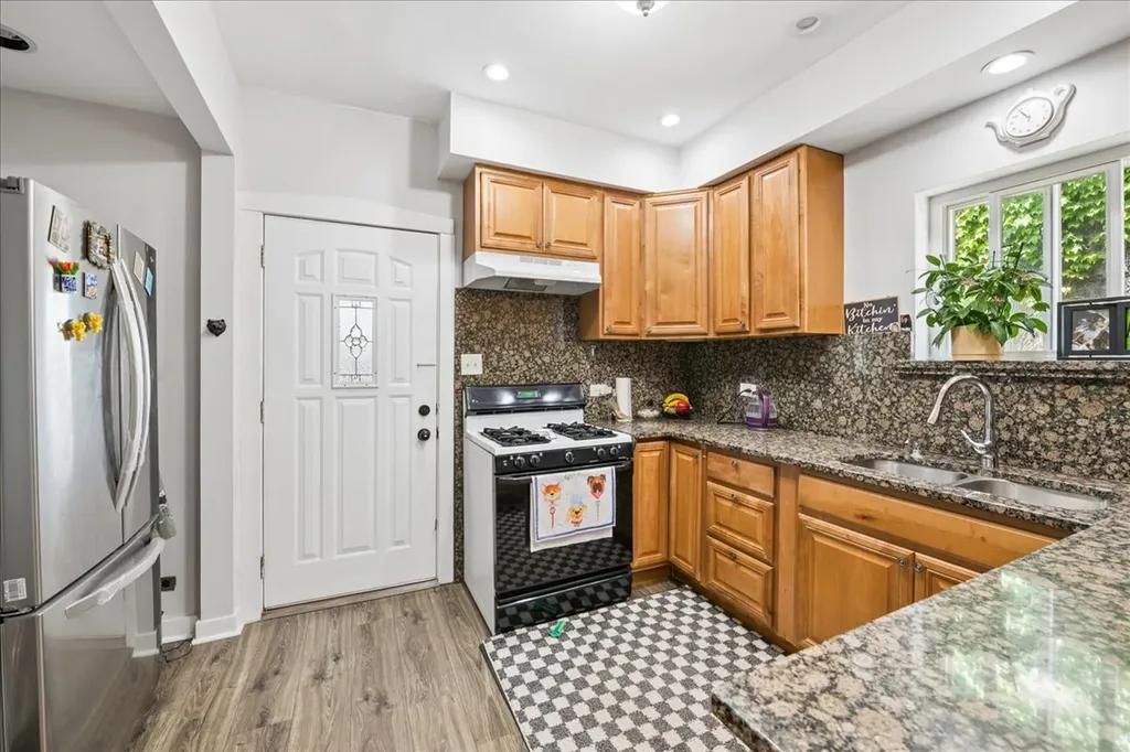 2629 West Winnemac Avenue Chicago IL 60625