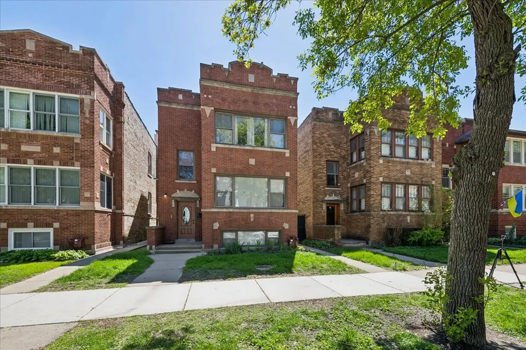 2629 West Winnemac Avenue Chicago IL 60625