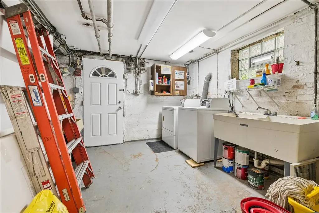2629 West Winnemac Avenue Chicago IL 60625