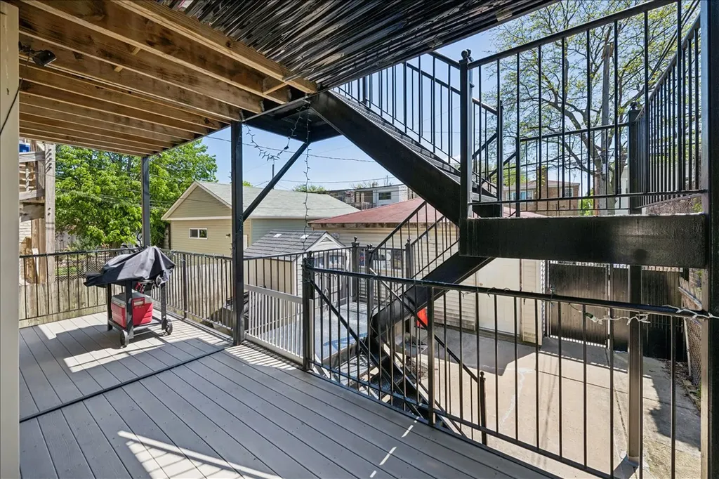2629 West Winnemac Avenue Chicago IL 60625