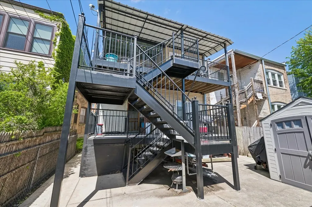 2629 West Winnemac Avenue Chicago IL 60625