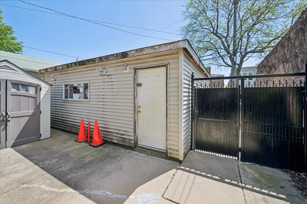 2629 West Winnemac Avenue Chicago IL 60625