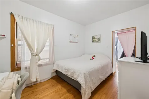 2629 West Winnemac Avenue Chicago IL 60625