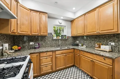 2629 West Winnemac Avenue Chicago IL 60625