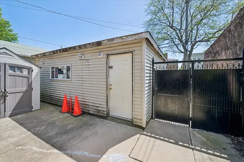 2629 West Winnemac Avenue Chicago IL 60625