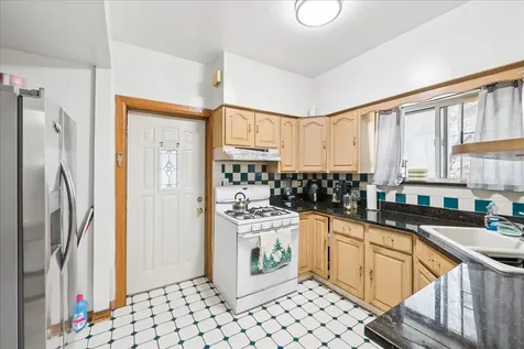 2629 West Winnemac Avenue Chicago IL 60625