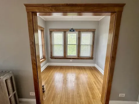 5358 North Winthrop Avenue Chicago IL 60640