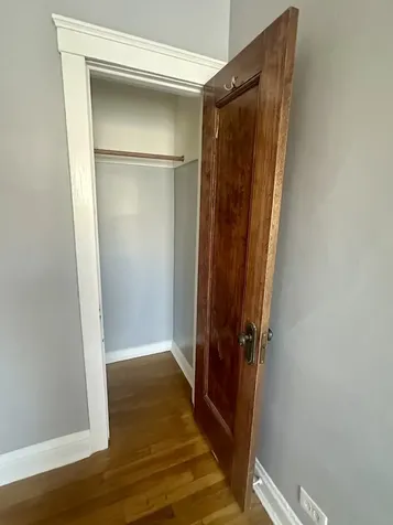 5358 North Winthrop Avenue Chicago IL 60640