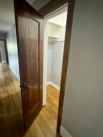 5358 North Winthrop Avenue Chicago IL 60640