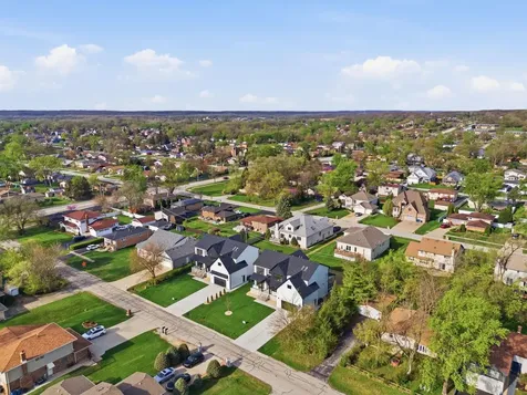 10226 South 81st Avenue Palos Hills IL 60465