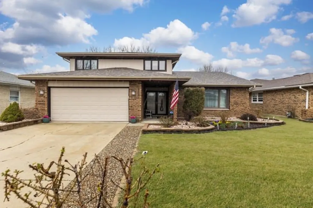 8058 Circle Drive Palos Hills IL 60465