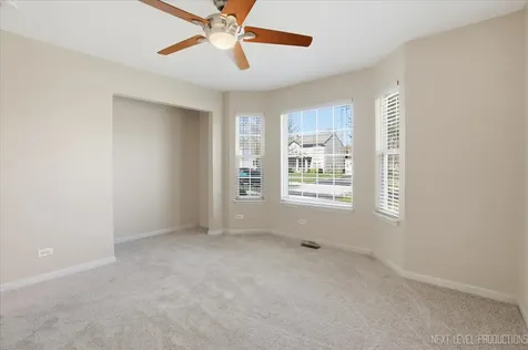 1502 Hartsburg Lane North Aurora IL 60542