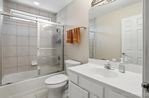 1502 Hartsburg Lane North Aurora IL 60542