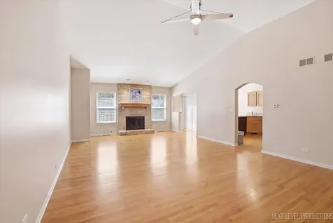 1502 Hartsburg Lane North Aurora IL 60542