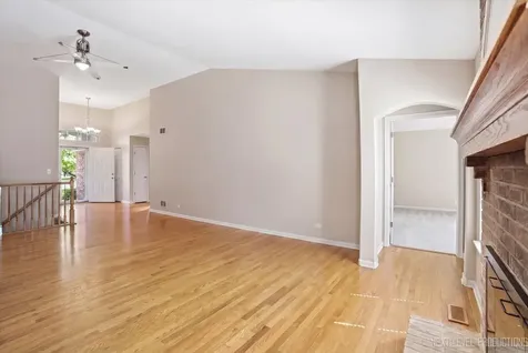 1502 Hartsburg Lane North Aurora IL 60542