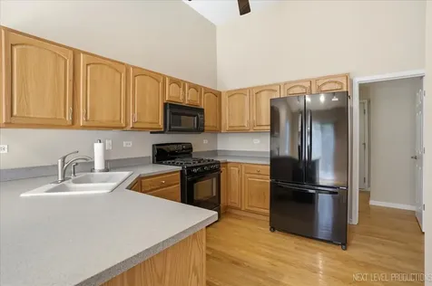 1502 Hartsburg Lane North Aurora IL 60542