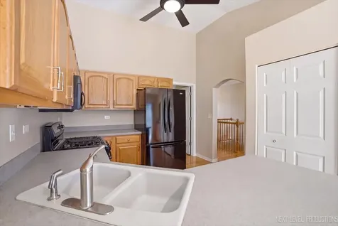 1502 Hartsburg Lane North Aurora IL 60542