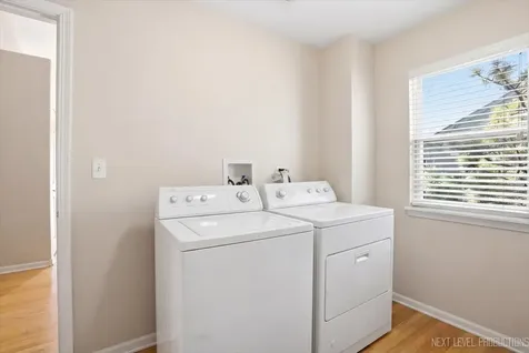 1502 Hartsburg Lane North Aurora IL 60542