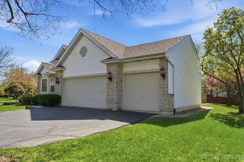 1502 Hartsburg Lane North Aurora IL 60542
