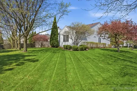 1502 Hartsburg Lane North Aurora IL 60542