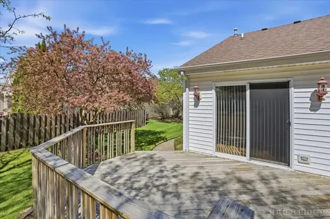 1502 Hartsburg Lane North Aurora IL 60542