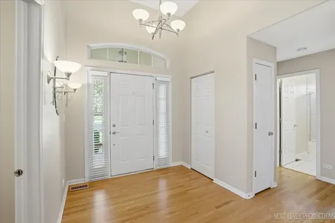 1502 Hartsburg Lane North Aurora IL 60542