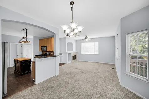 1252 Townes Circle Aurora IL 60502