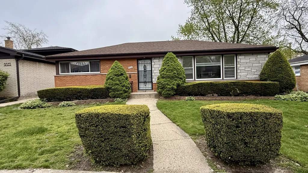 9527 Lowell Avenue Skokie IL 60076