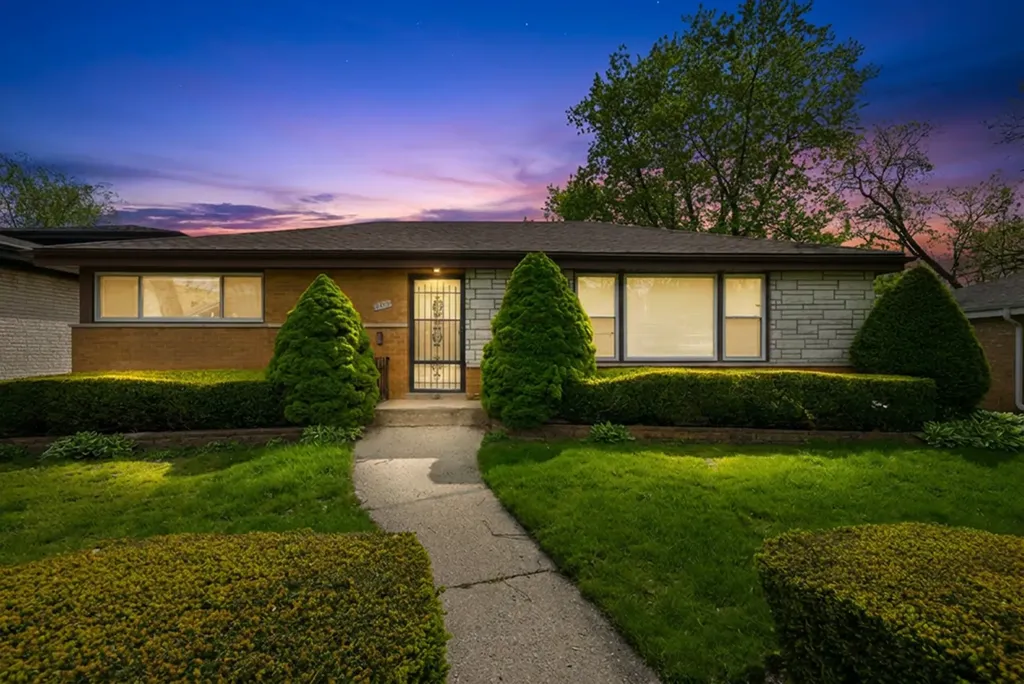 9527 Lowell Avenue Skokie IL 60076