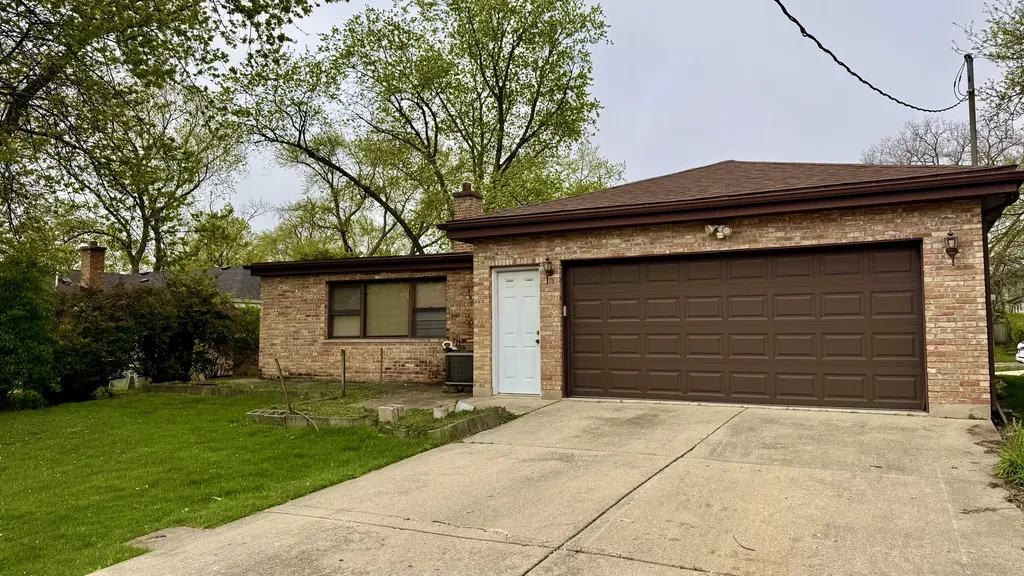 9527 Lowell Avenue Skokie IL 60076
