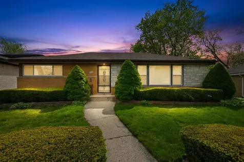 9527 Lowell Avenue Skokie IL 60076