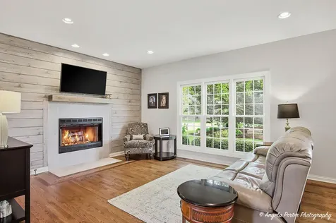 803 Silver Glen Road Mchenry IL 60050