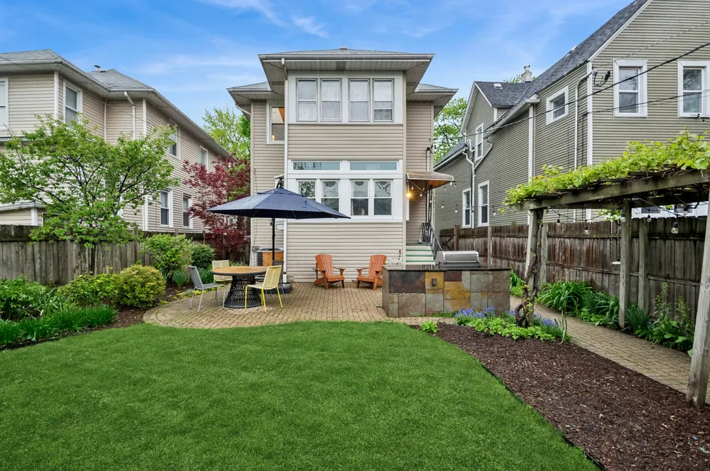 4549 North Springfield Avenue Chicago IL 60625