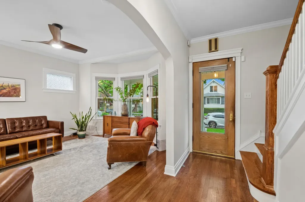 4549 North Springfield Avenue Chicago IL 60625