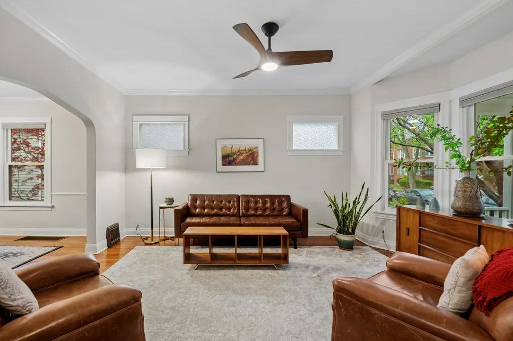4549 North Springfield Avenue Chicago IL 60625