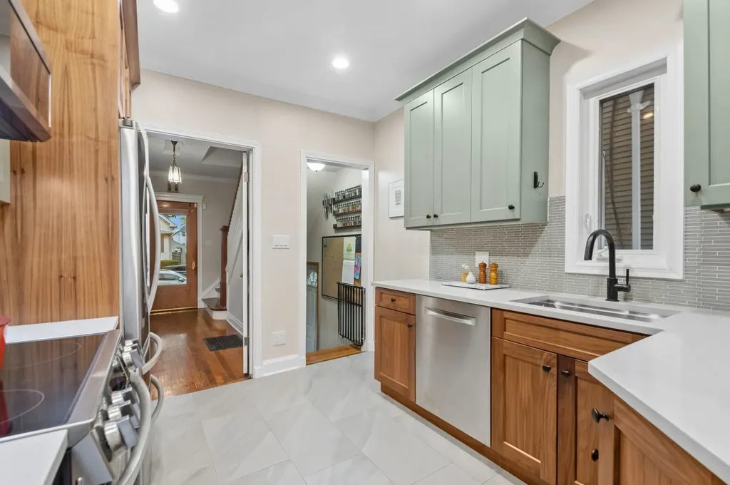 4549 North Springfield Avenue Chicago IL 60625