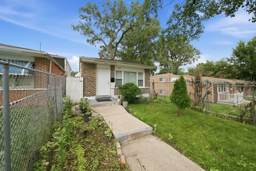 6909 South Ada Street Chicago IL 60636