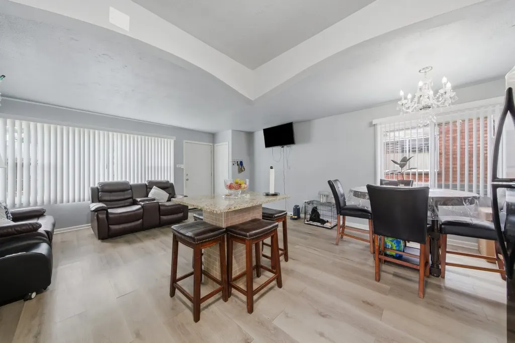 6909 South Ada Street Chicago IL 60636