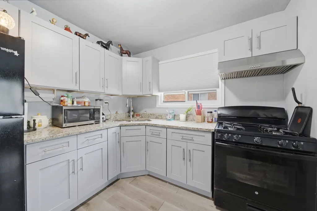 6909 South Ada Street Chicago IL 60636