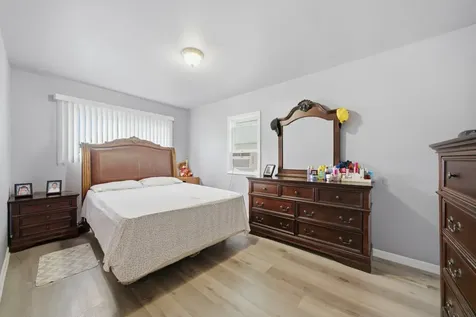 6909 South Ada Street Chicago IL 60636