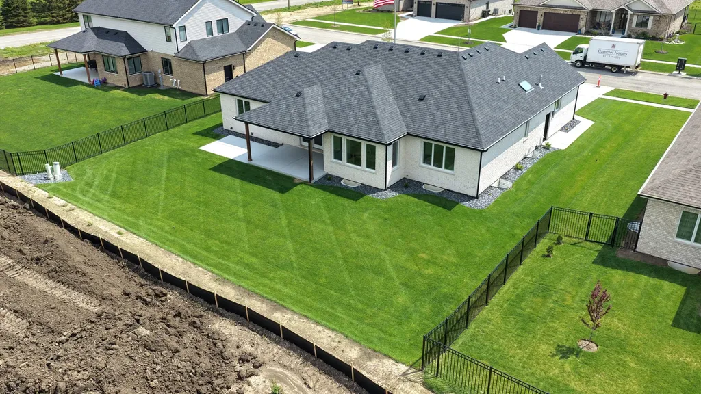 1083 Kinley Drive New Lenox IL 60451