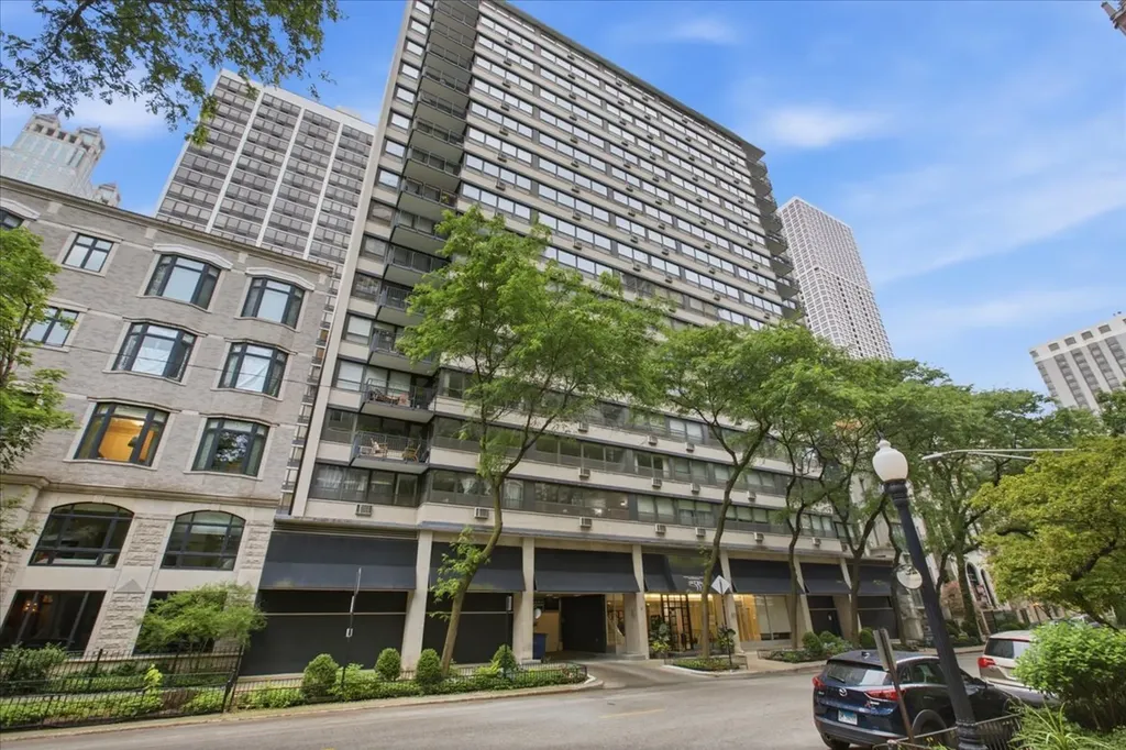 33 East Cedar Street Chicago IL 60611