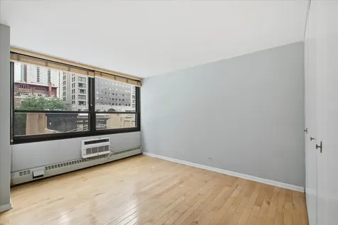 33 East Cedar Street Chicago IL 60611