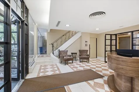 33 East Cedar Street Chicago IL 60611