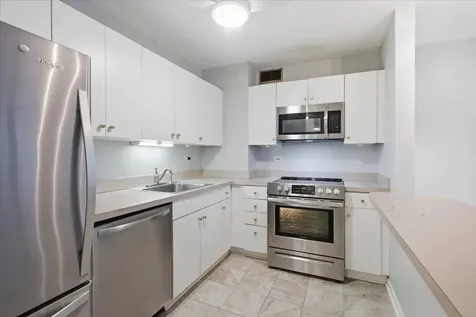 33 East Cedar Street Chicago IL 60611