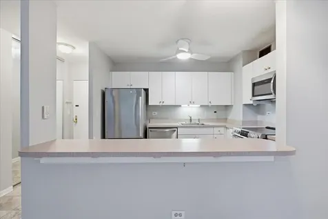 33 East Cedar Street Chicago IL 60611
