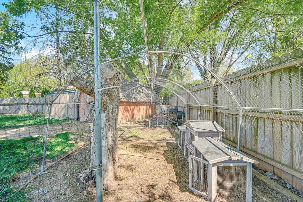 28W502 Leverenz Road Naperville IL 60564
