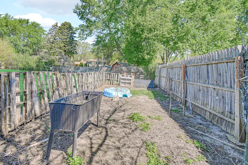 28W502 Leverenz Road Naperville IL 60564