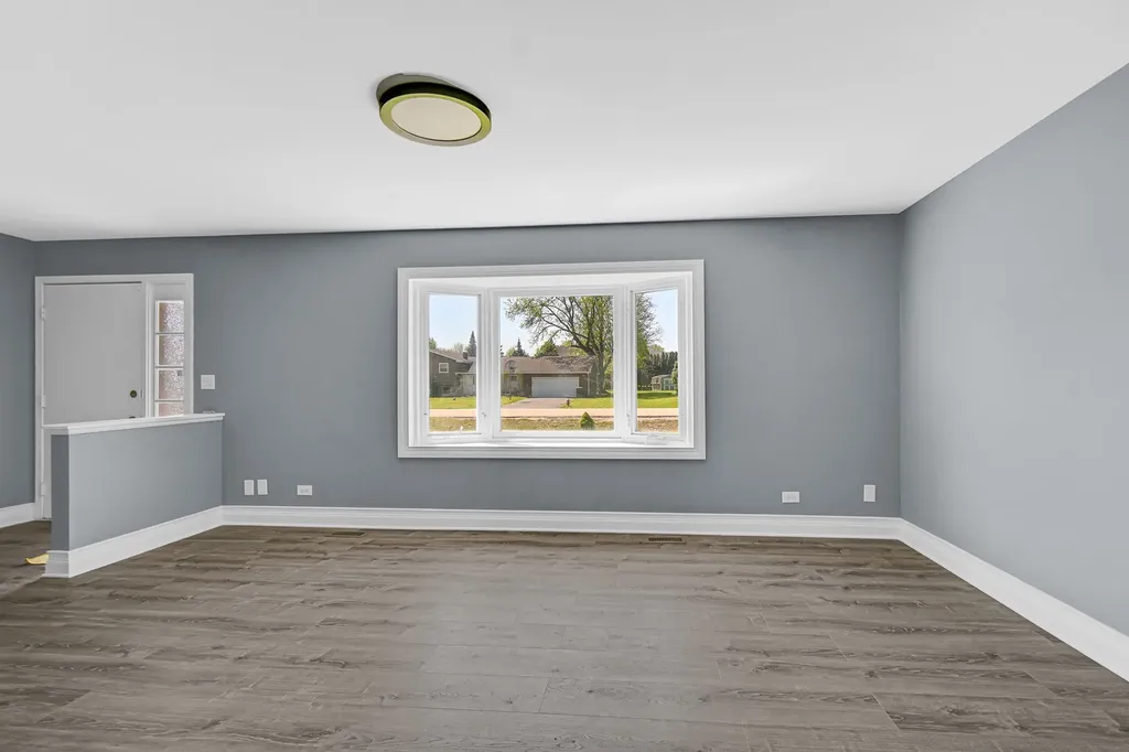 28W502 Leverenz Road Naperville IL 60564